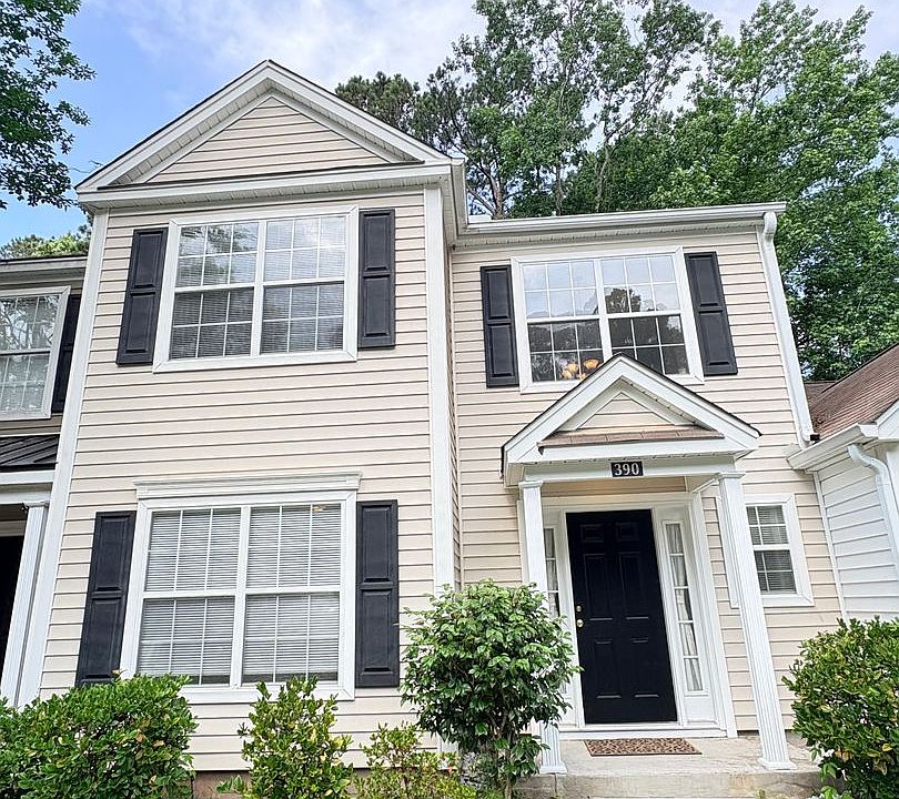 1st image of 390 Gardners Cir