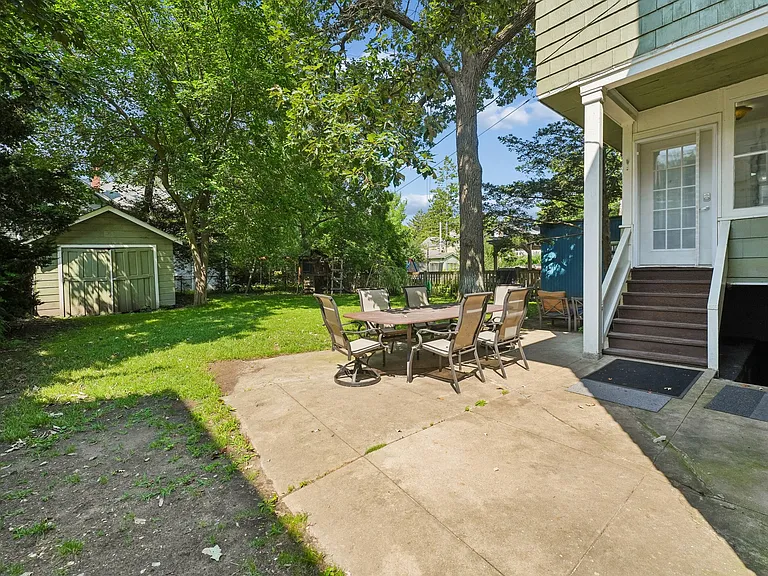 246 Maple Ave — Photo 35