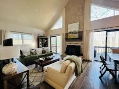 1070 Hawkins Rd — Photo 6