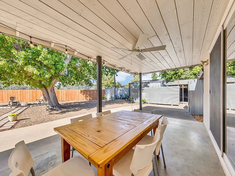 6806 S Land Park Dr — Photo 6