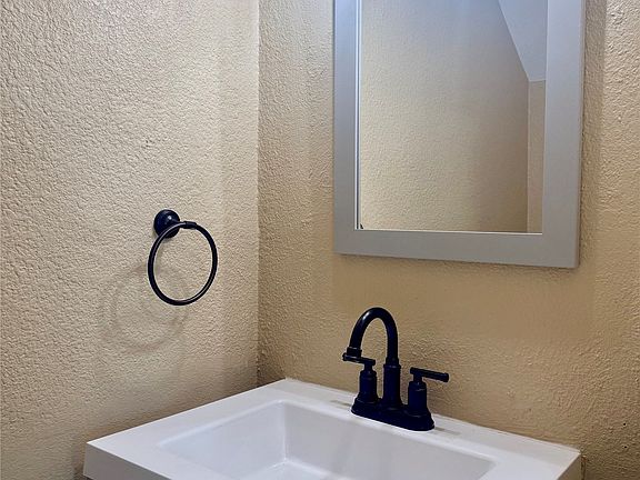 5th image of 12802 Midway Rd APT 2015