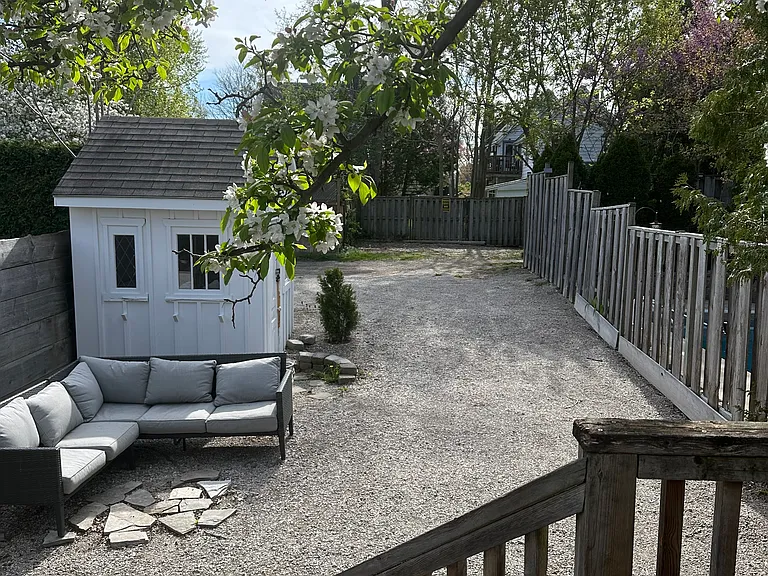 17 Thornton Ave #UPPER — Photo 16