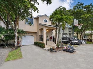 836 NW 99th Ave, Plantation, FL 33324