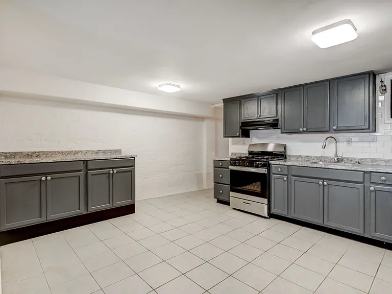 2629 N. Charles St — Photo 12