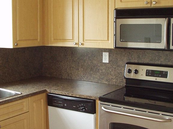 4th image of 821 Collins Ave APT 504