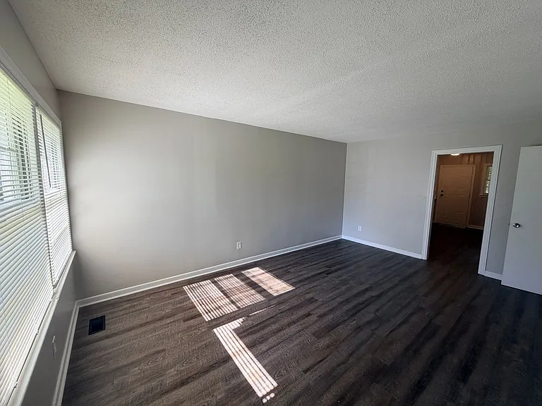1510 Miramar St — Photo 2