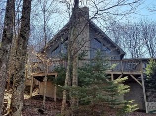 122 W Blueberry Ln, Banner Elk, NC 28604