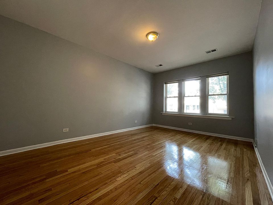 1st bedroom