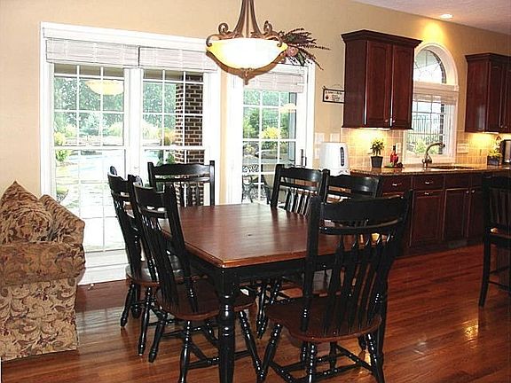 Eat In Area Leading to Outdoor Entertainment Area