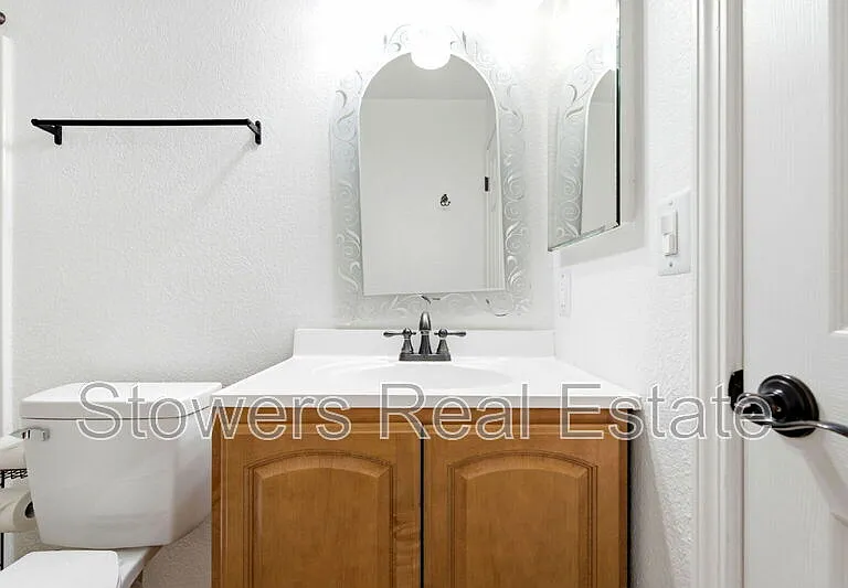 318 Joyce St — Photo 26