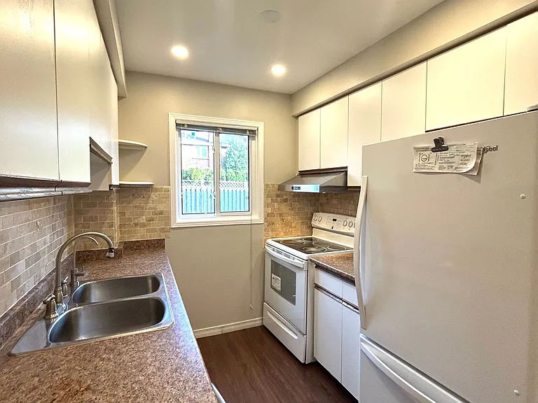 4523 Kimbermount Ave — Photo 10