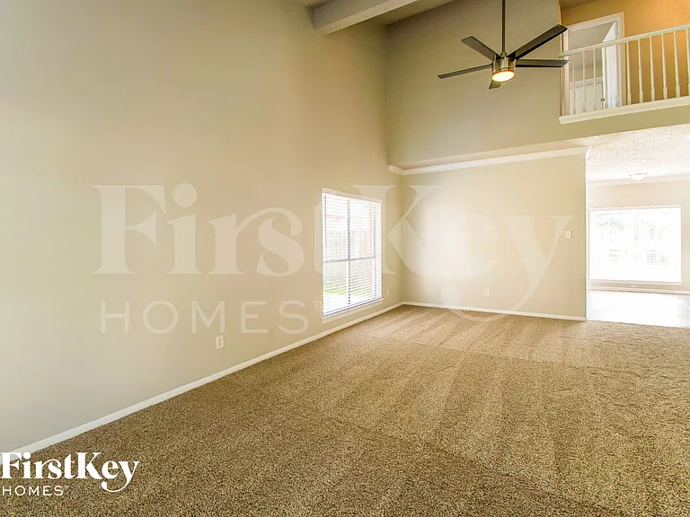 1219 Catskill Dr — Photo 4
