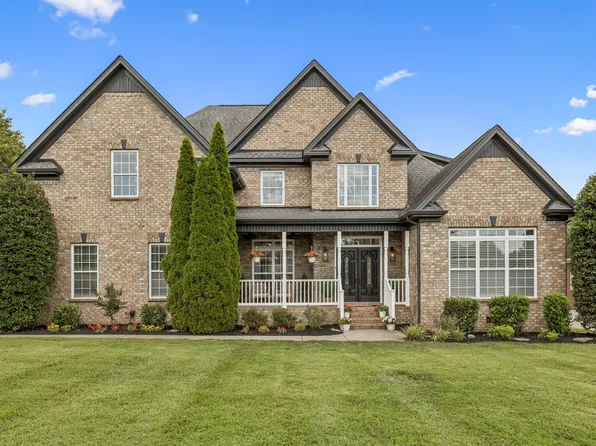 1316 Heather Pl, Murfreesboro, TN 37128