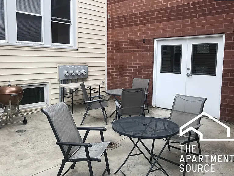 2063 N Leavitt St #2 — Photo 1