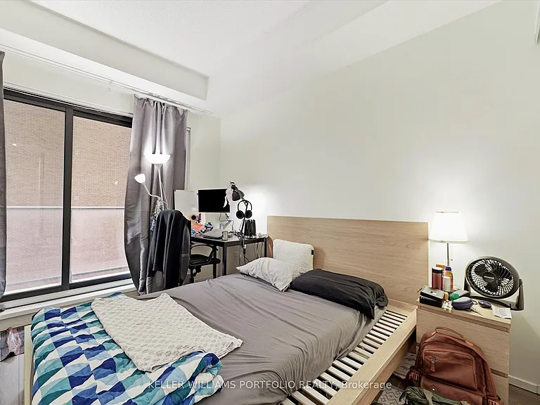 159 Dundas St E #1005 — Photo 16