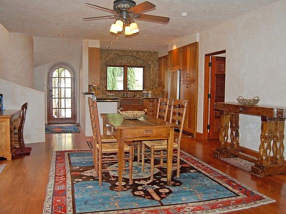 5th image of 2224 De La Vina St