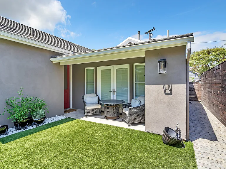 1127 Alameda Blvd — Photo 25