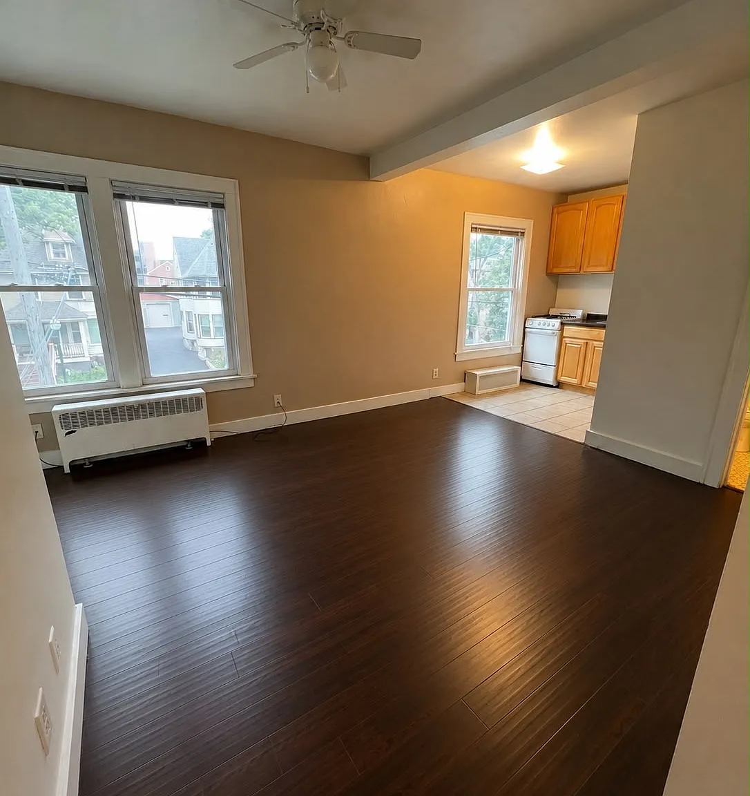 Studio, 400 sqft, $1,050 — Photo 1