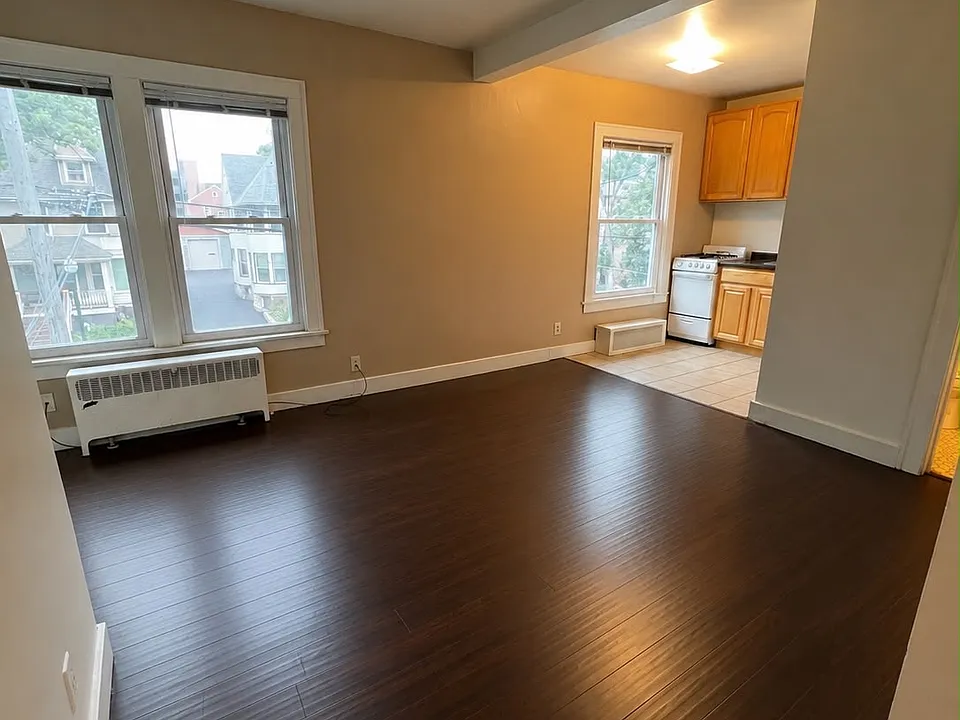 121 N Hancock St #2