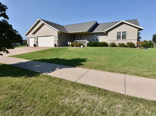 1202 Pioneer Dr, Holmen, WI 54636