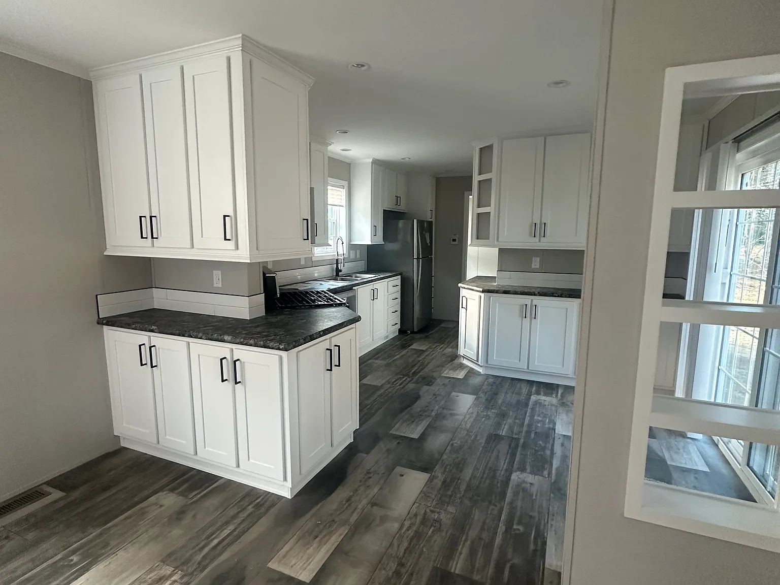 2 bed, $1,600 — Photo 4