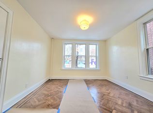 32-64 45th St #1F, Astoria, NY 11103