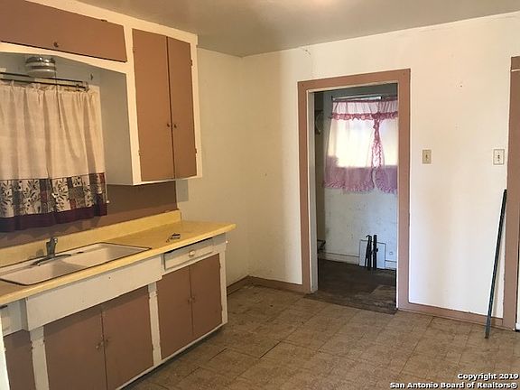 4th image of 303 Plainview Dr