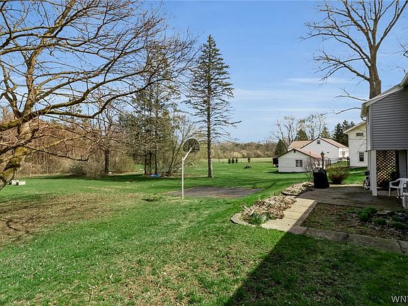 3rd image of 7547 Ridge Rd