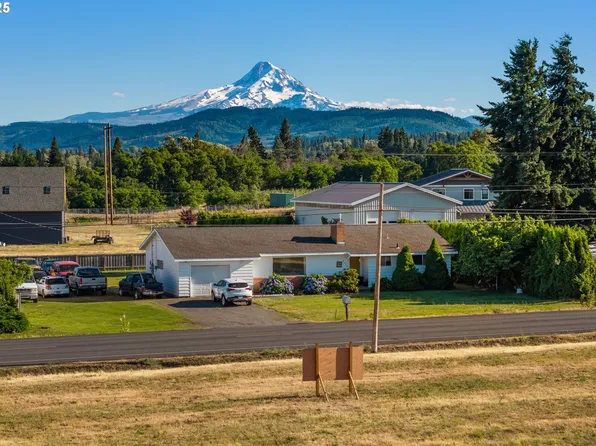 3820 Belmont Dr, Hood River, OR 97031