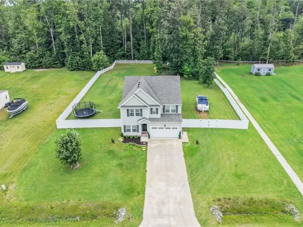 111 Chapman Ln, Moyock, NC 27958