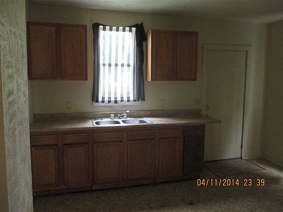 1008 e 16th 004_06122014