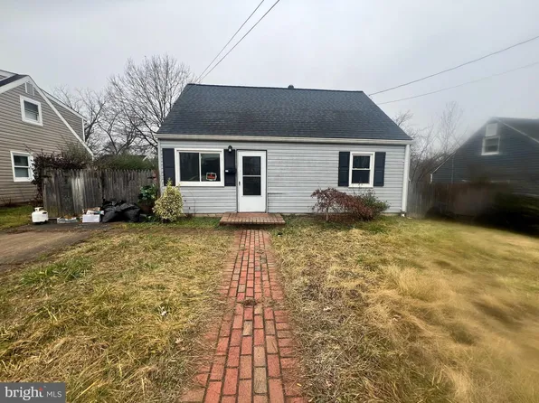 207 Cabbel Dr, Manassas Park, VA 20111