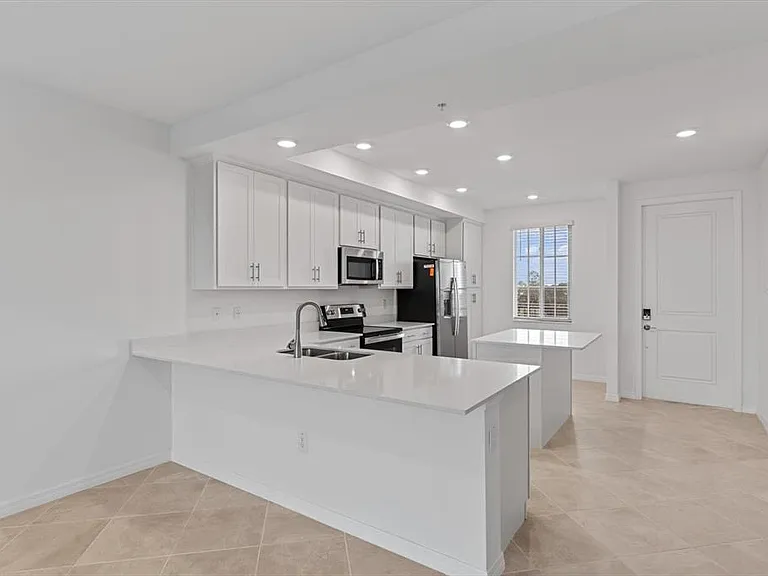 12180 Wellen Golf St #305 — Photo 5