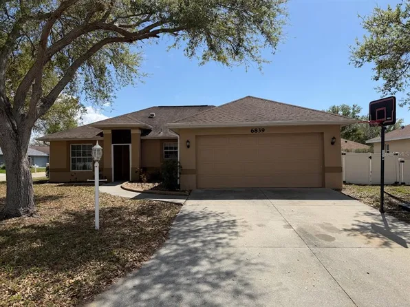 6839 34th Ave E, Palmetto, FL 34221