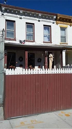2nd image of 263 44th St