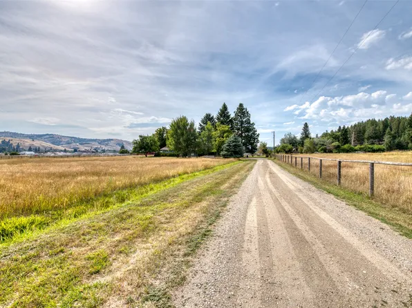 189 Bunkhouse Rd, Darby, MT 59829
