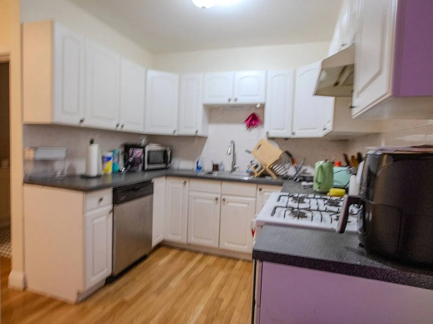 4 Bed, 1 Bath - Two Month's Free - Steps From Boston University (Bu) And Coolidge Corner — Photo 2