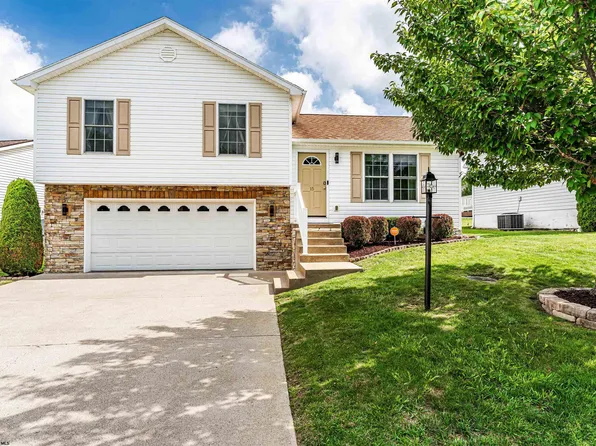 15 Par Ln, Maidsville, WV 26541