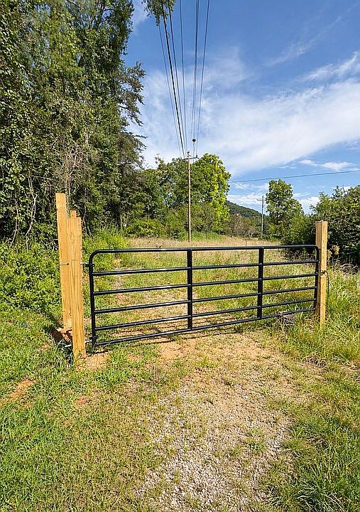 1st image of 1310 Broyles Rd