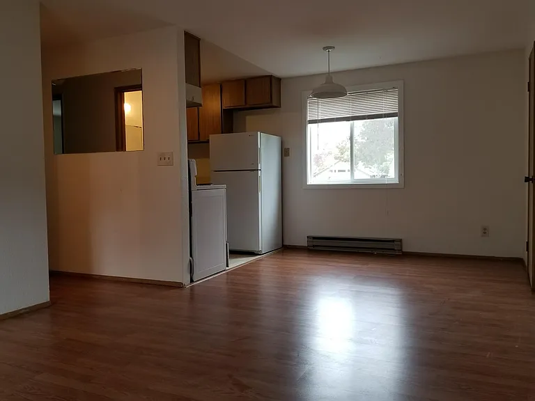 4423 Corliss Ave N #5 — Photo 3