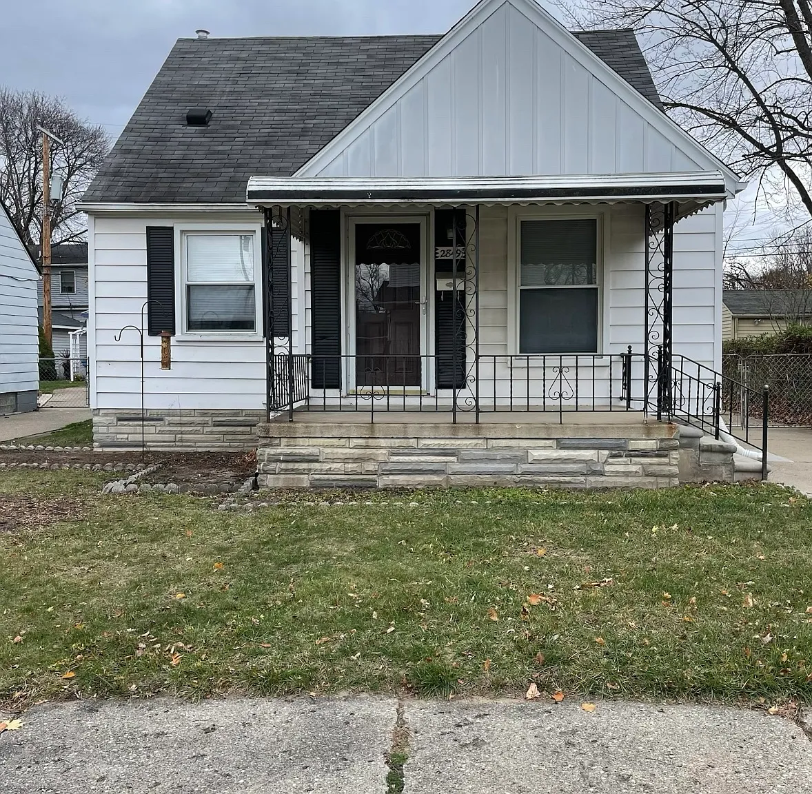3 bed, 1.5 bath, 1017 sqft, $1,800 — Photo 1