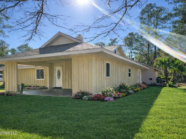 1 Holly Cor, Diamondhead, MS 39525