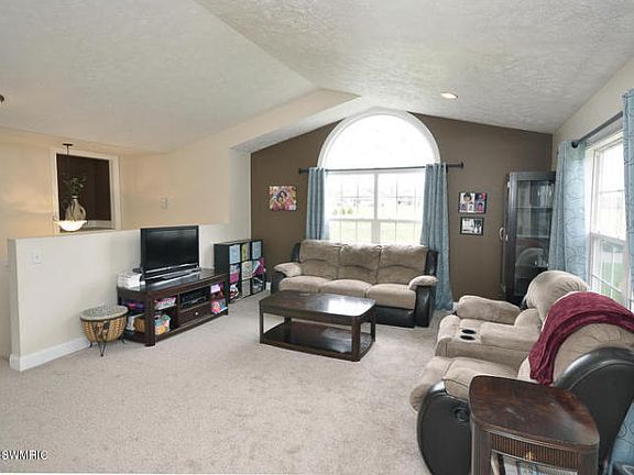 3rd image of 1055 N Stoneridge Dr