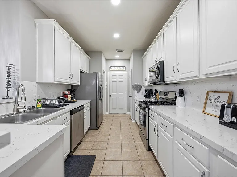71 Summerhaze Cir — Photo 10