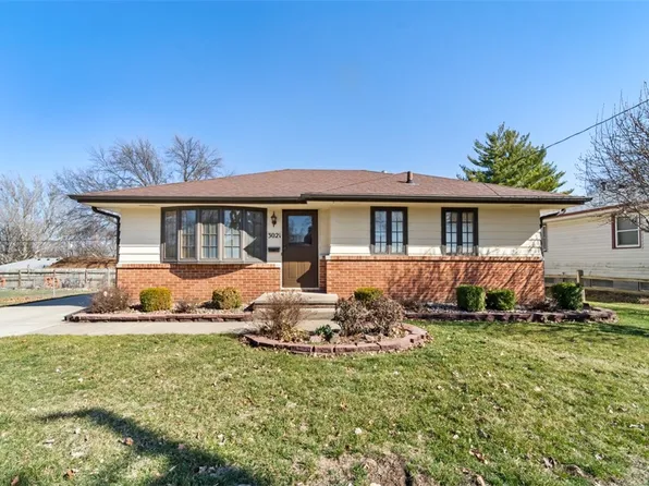 3021 Roblang Ct, Des Moines, IA 50317