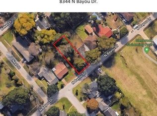 8344 N Bayou Dr, Houston, TX 77017