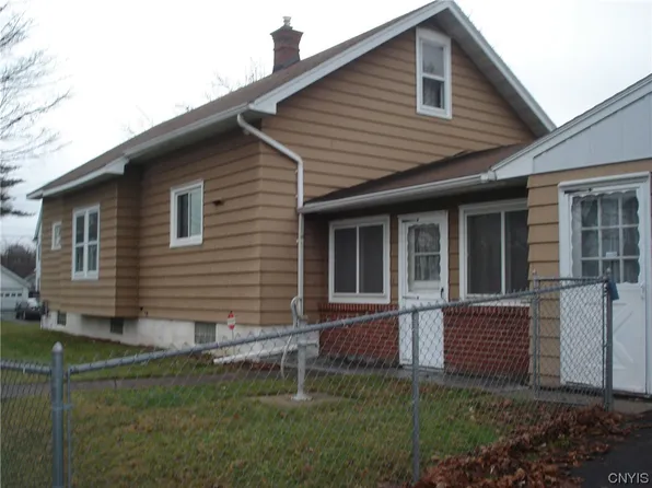 319 Berwick Rd S, Syracuse, NY 13208