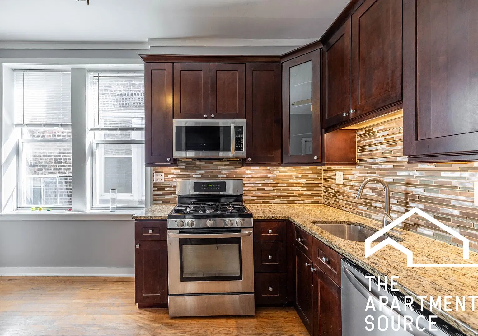 2 bed, 1050 sqft, $2,595 — Photo 2