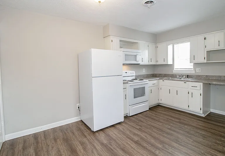 404-20 Thompsonville Ln — Photo 6