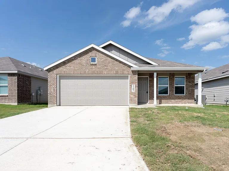 2207 Allison Crk — Photo 1